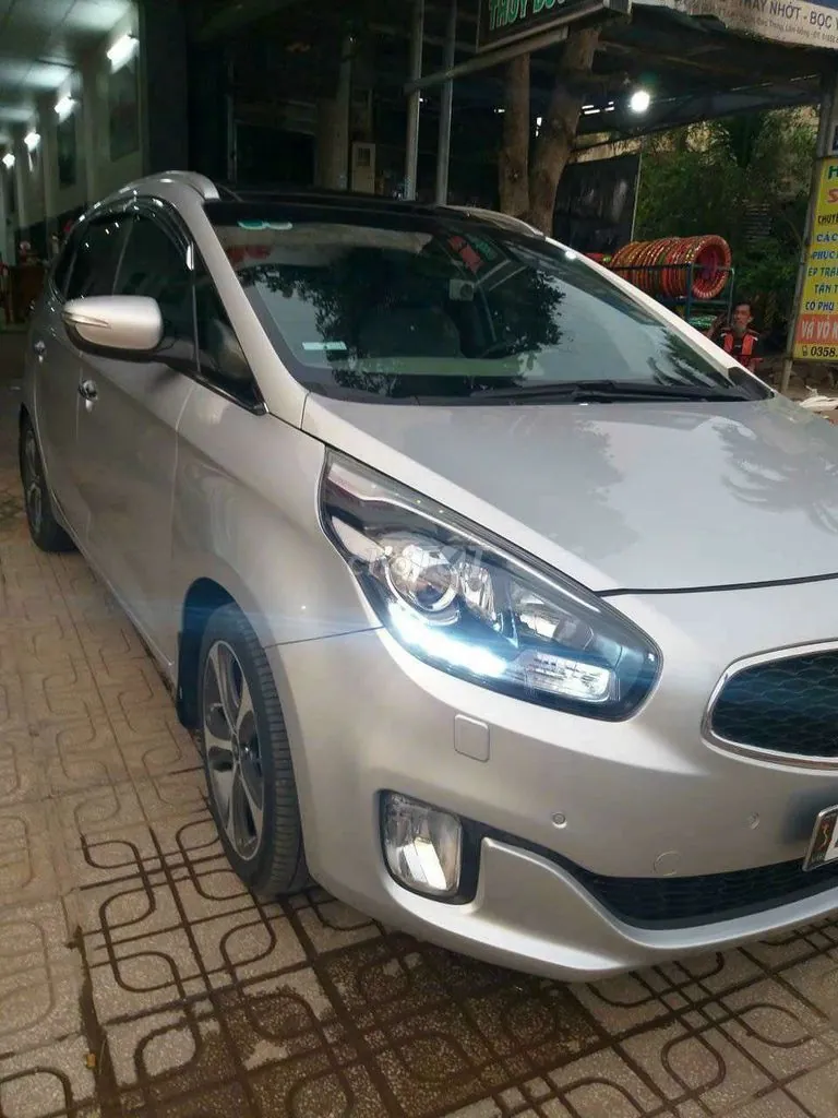 Kia Rondo 2016 photo 2