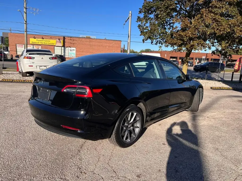 Tesla Model 3 2023 photo 3