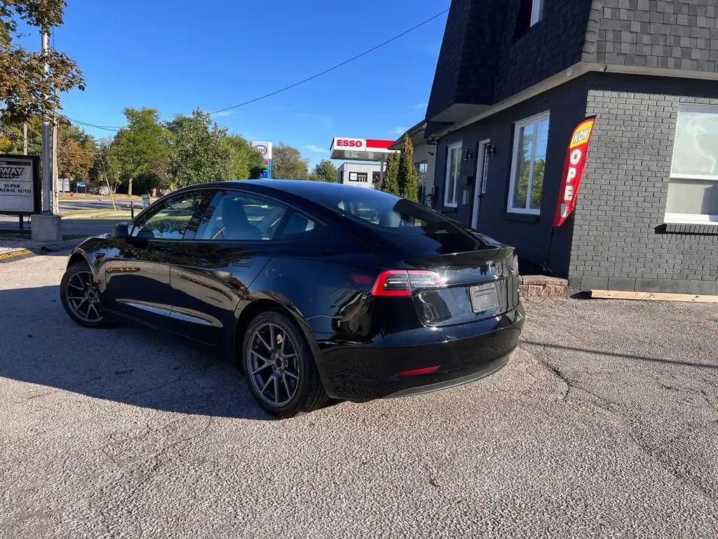 Tesla Model 3 2023 photo 5