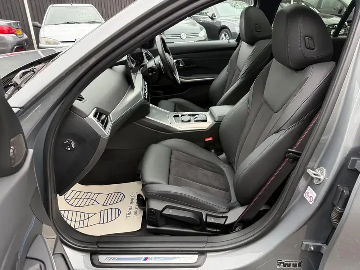 BMW 3 Series 2023 photo 4