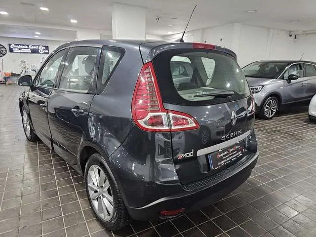 Renault Scenic 2011 photo 4