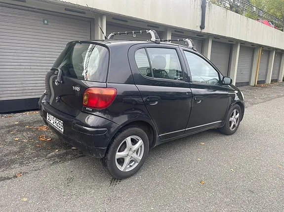 Toyota Yaris 2003 photo 3