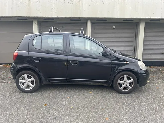 Toyota Yaris 2003 photo 4