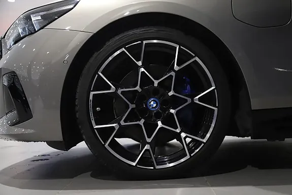 BMW 550E 2025 photo 4