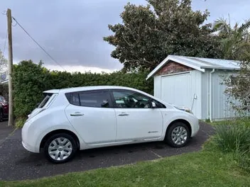 Nissan Leaf 2014 photo 3