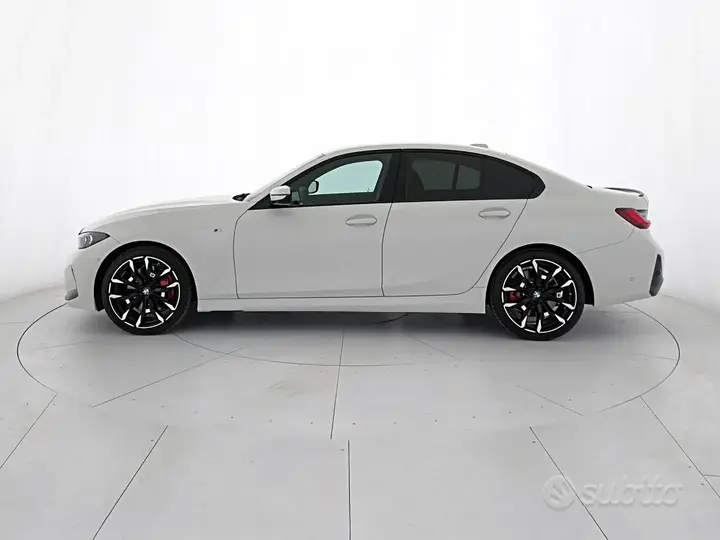 BMW 3 Series 2023 photo 3