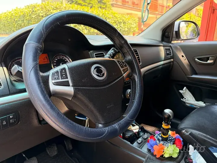 KG Mobility Korando 2011 photo 4