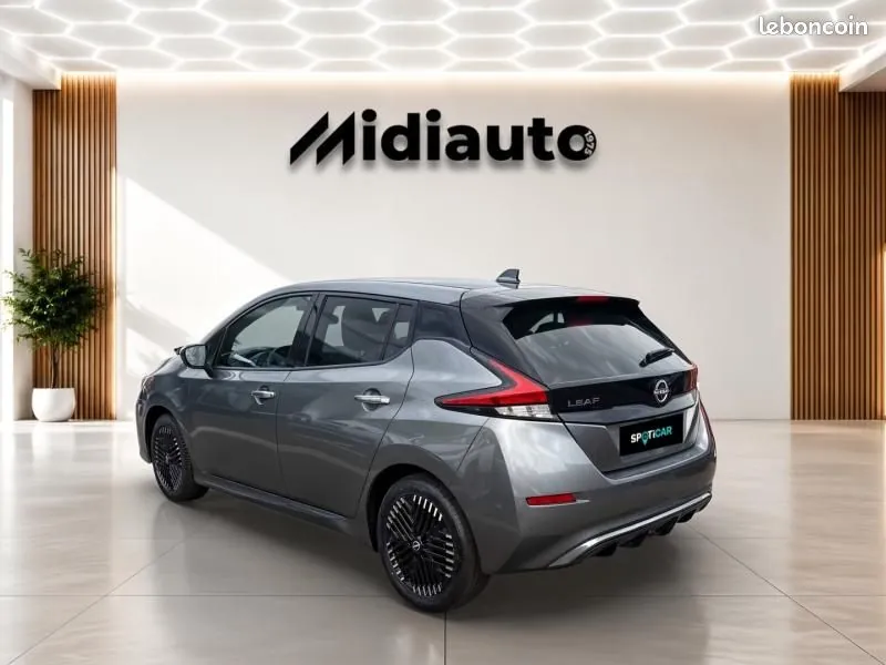 Nissan Leaf 2023 photo 3