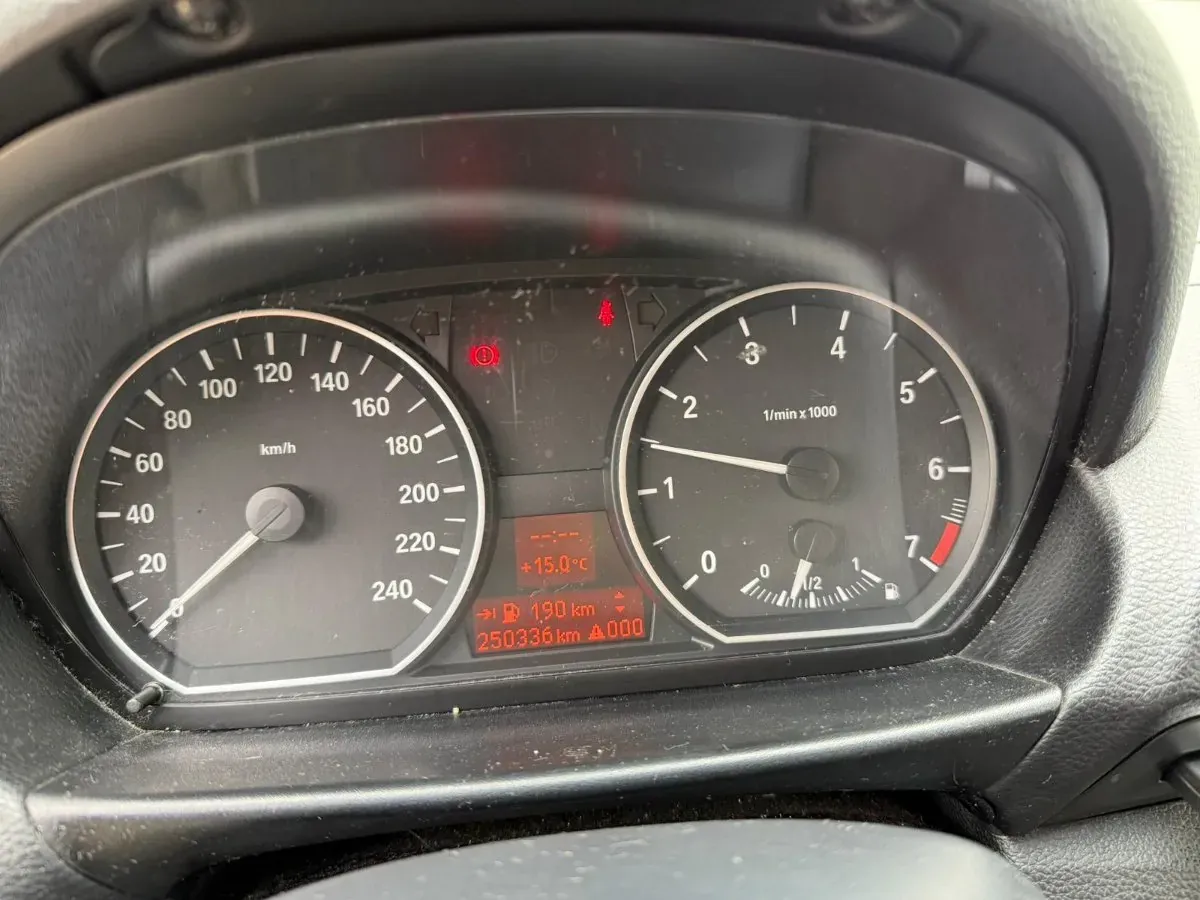 BMW 1 Series 2009 photo 2