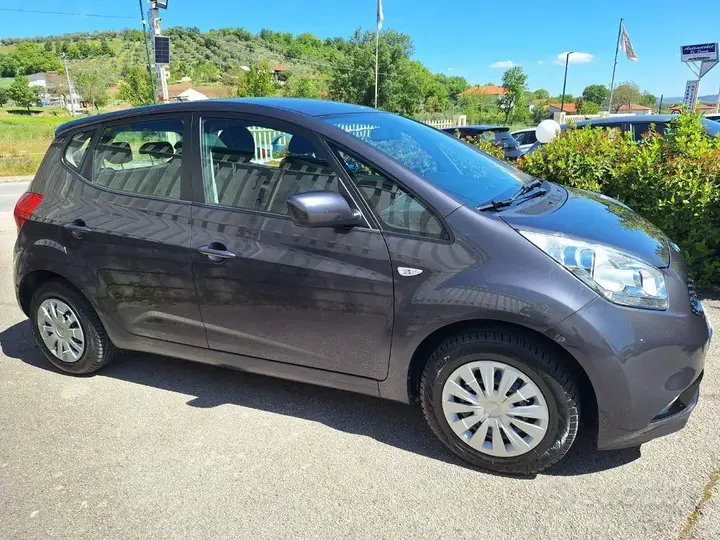 Kia Venga 2017 photo 2