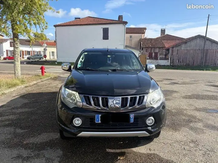 Mitsubishi L200 2016 photo 2