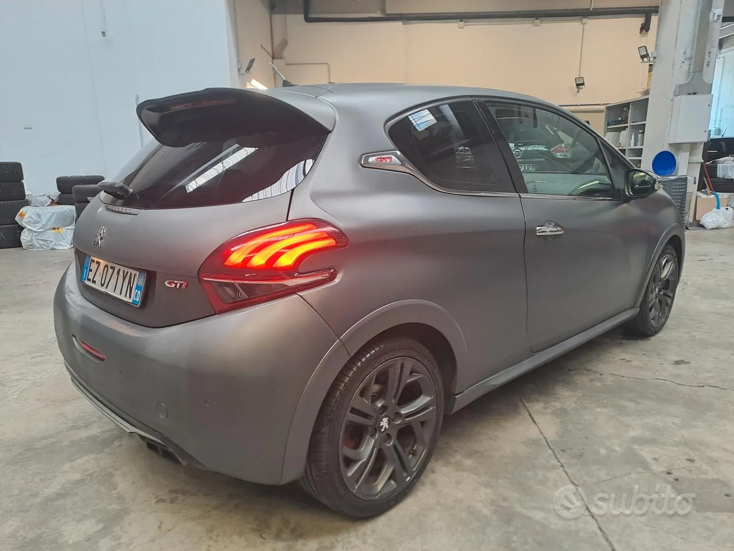 Peugeot 208 2015 photo 4