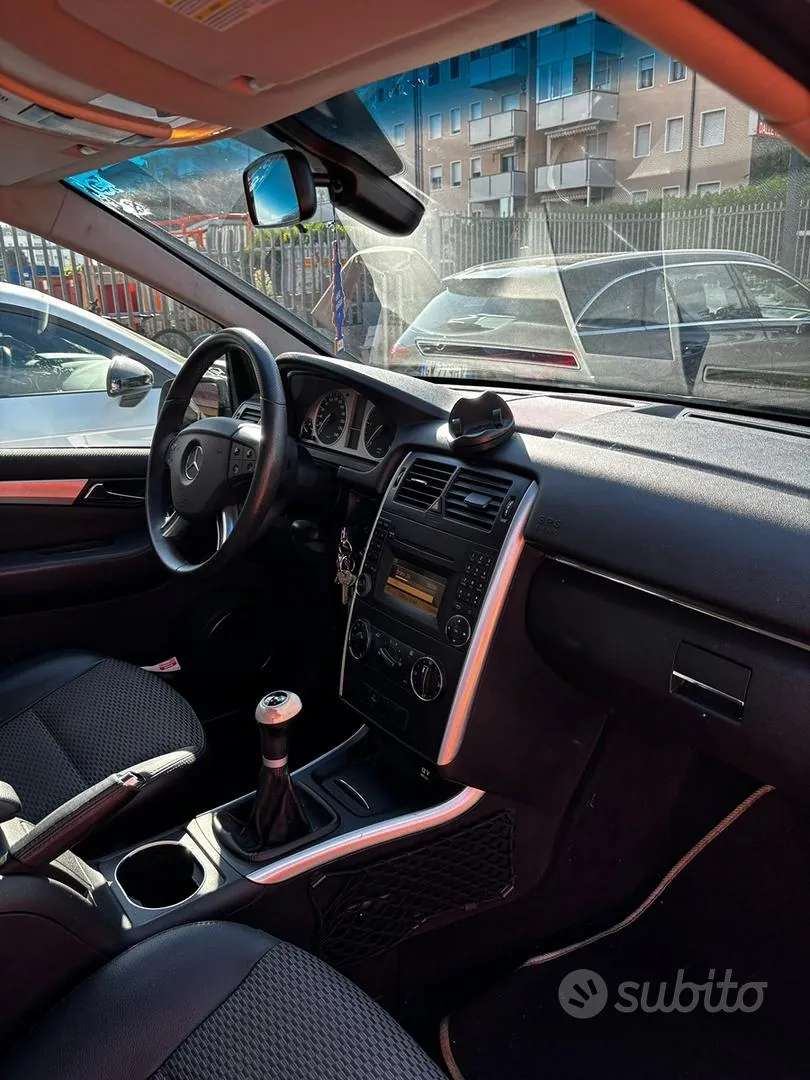 Mercedes-Benz B-Class 2009 photo 4