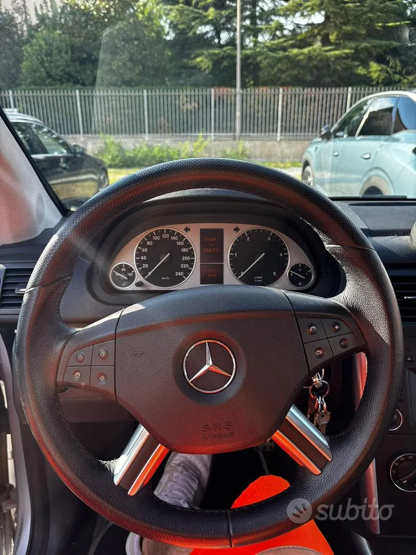 Mercedes-Benz B-Class 2009 photo 5