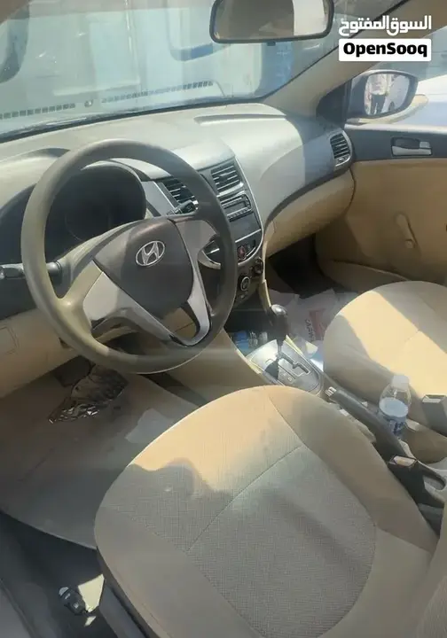 Hyundai Accent 2011 photo 3