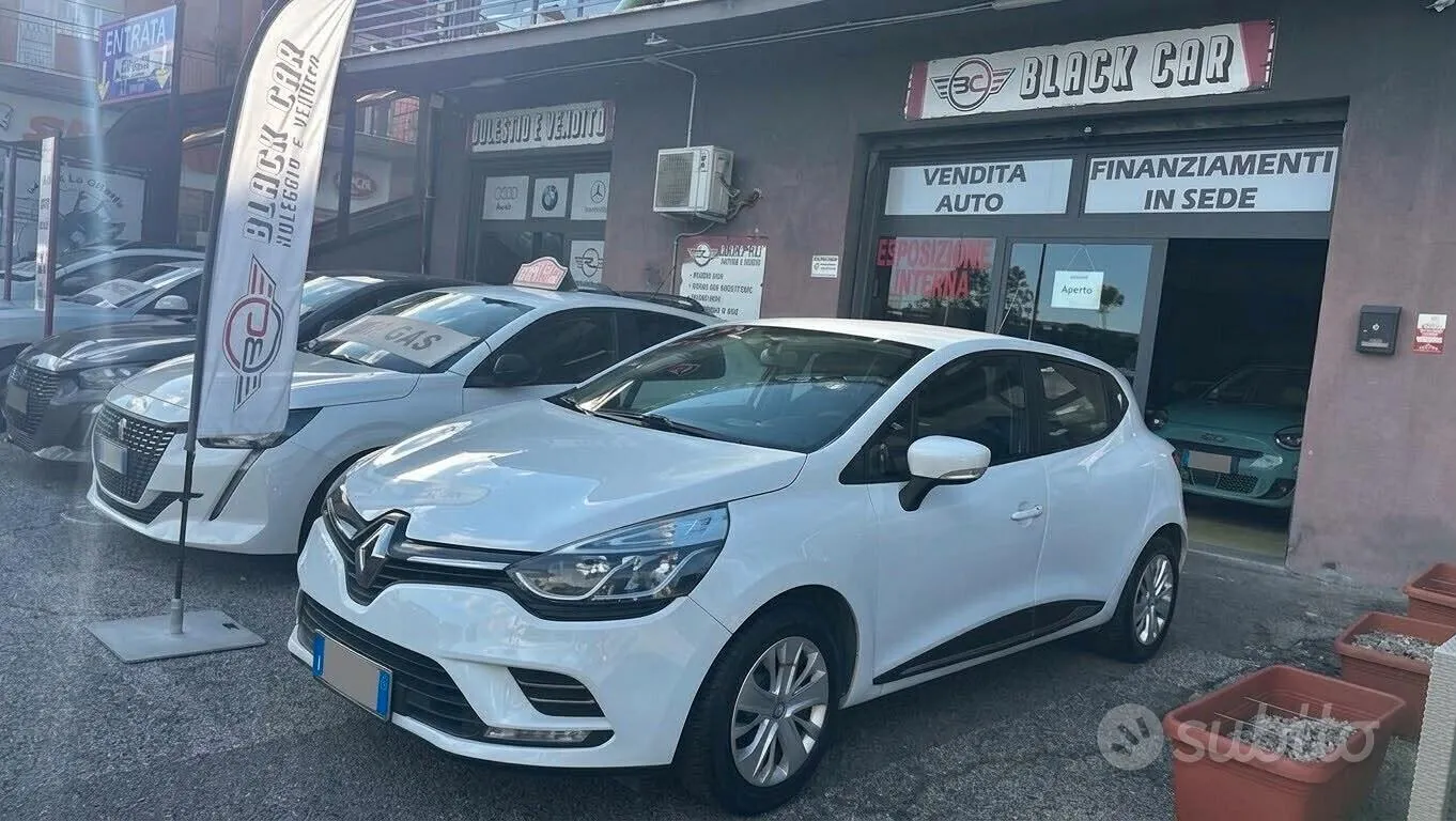 Renault Clio 2019 photo 2