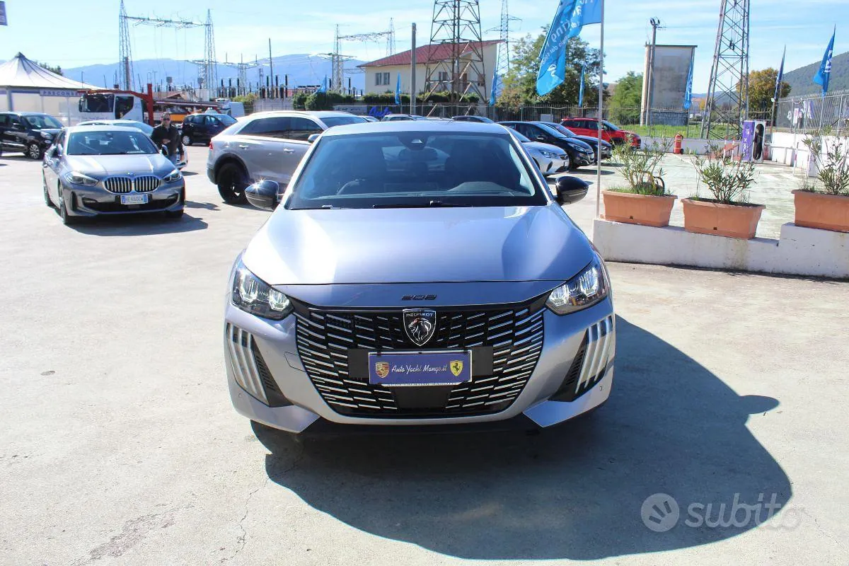 Peugeot 208 2025 photo 2