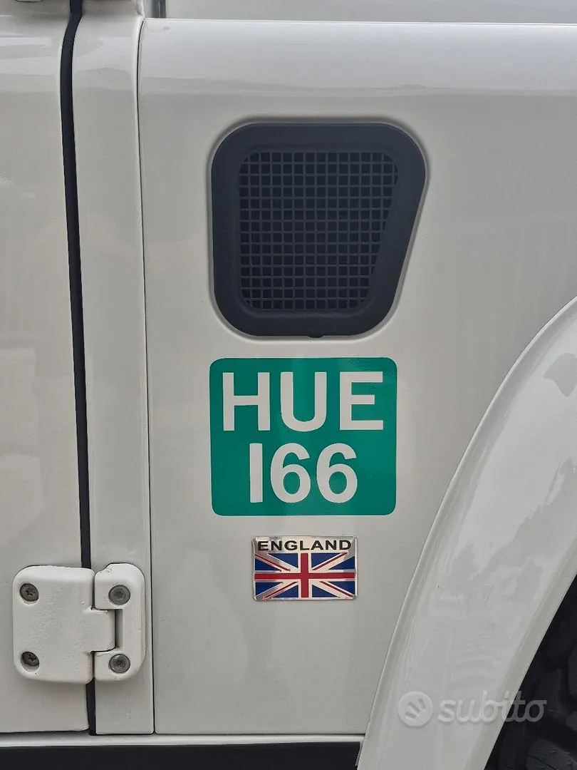 Land Rover Defender 2009 photo 5