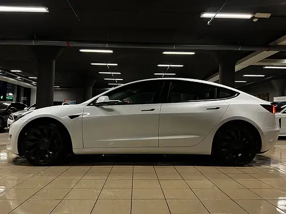 Tesla Model 3 2021 photo 2