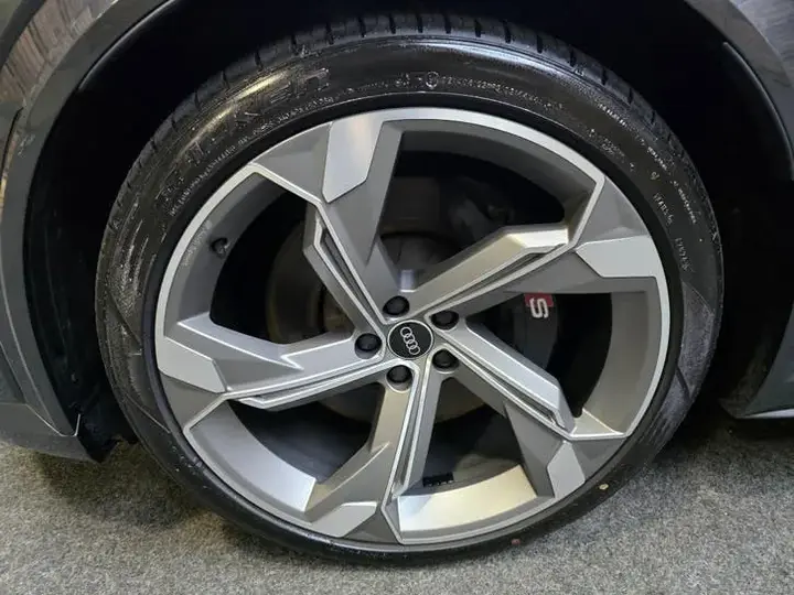 Audi E-Tron 2022 photo 2