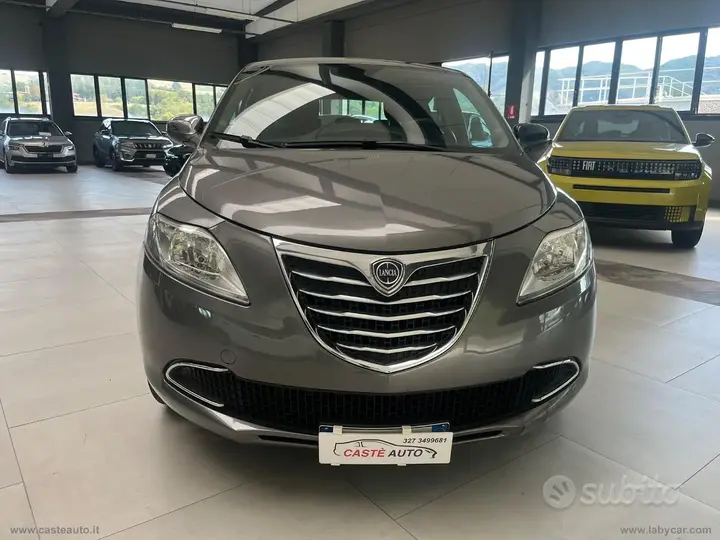 Lancia Ypsilon 2015 photo 2