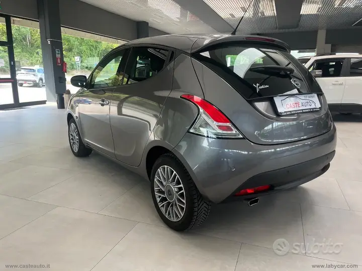 Lancia Ypsilon 2015 photo 4