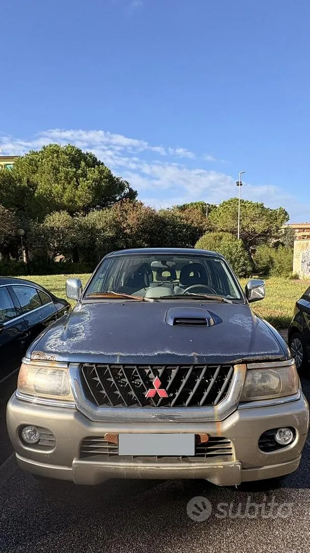 Mitsubishi Pajero Sport 2001 photo 2