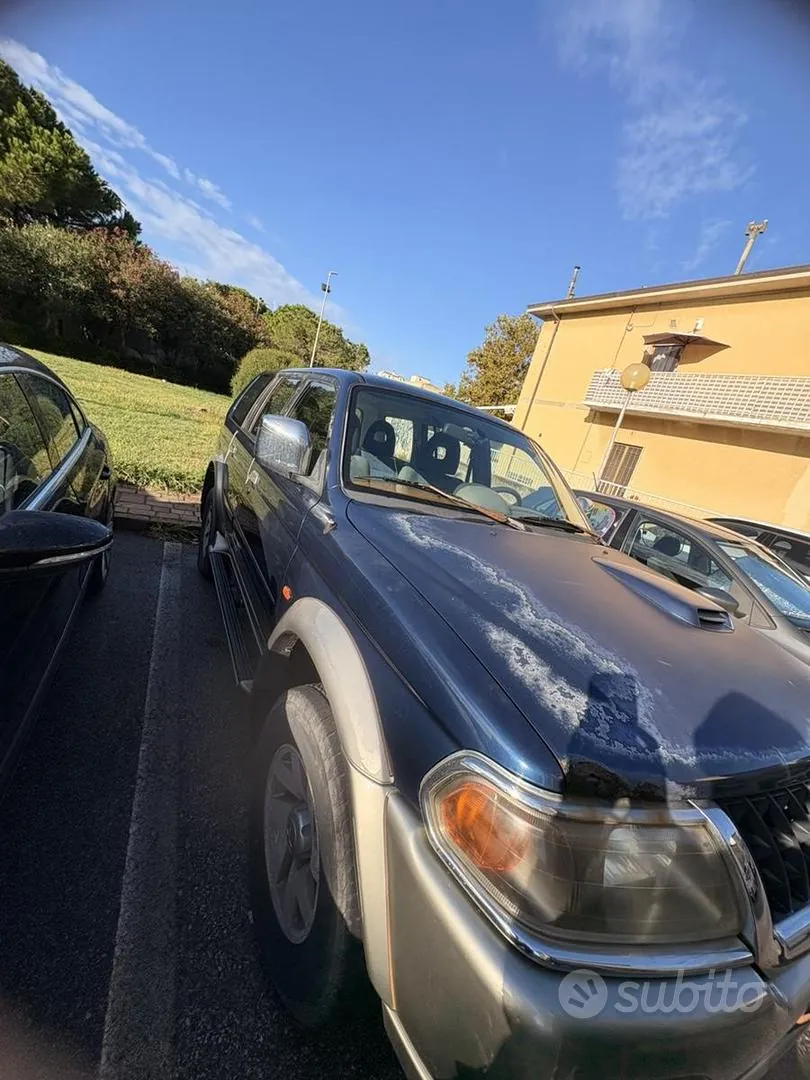 Mitsubishi Pajero Sport 2001 photo 4