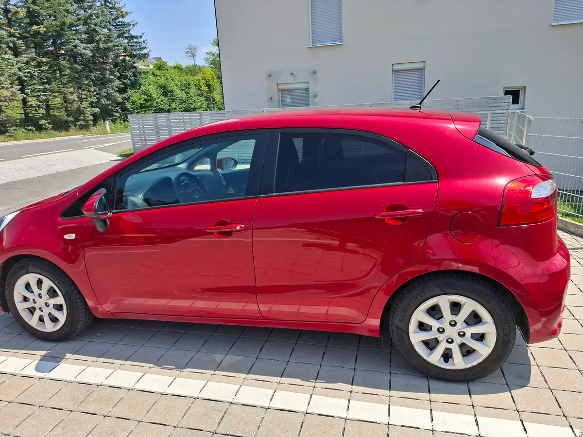 Kia Rio 2015 photo 2