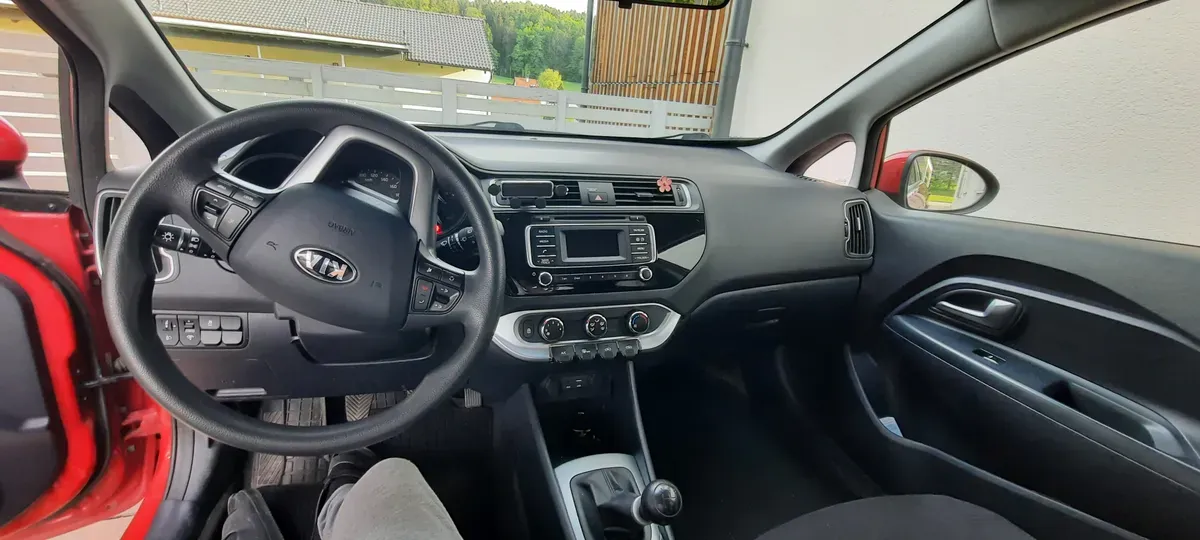 Kia Rio 2015 photo 3