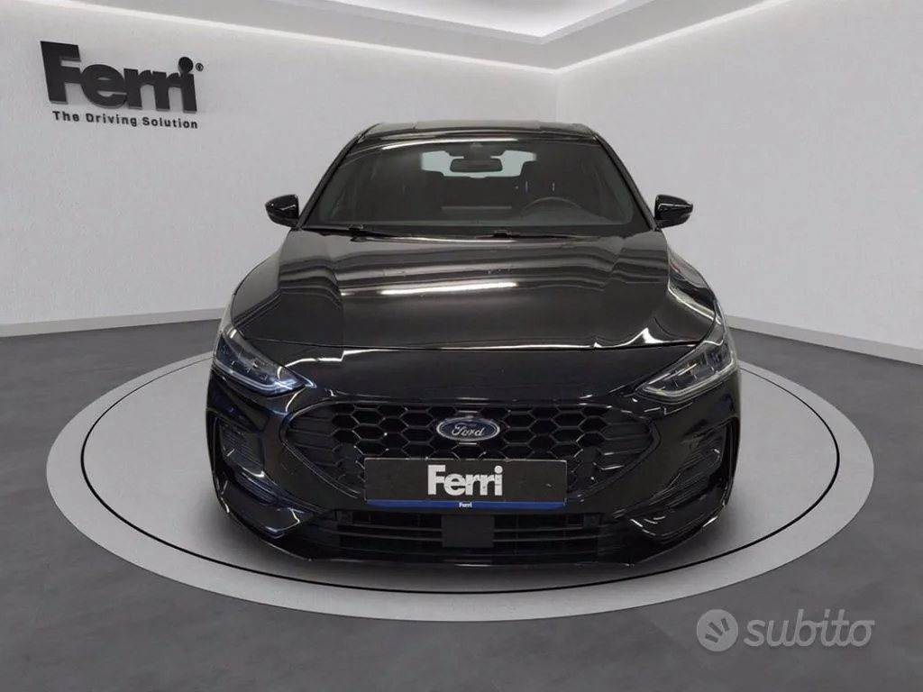 Ford Focus 2023 photo 2