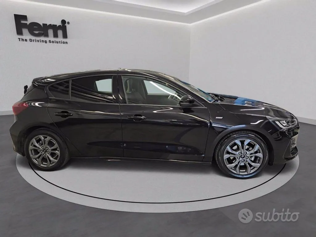 Ford Focus 2023 photo 4