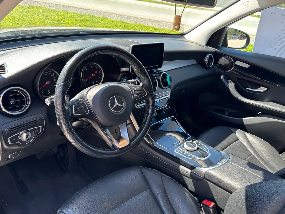 Mercedes-Benz Glc 2018 photo 3