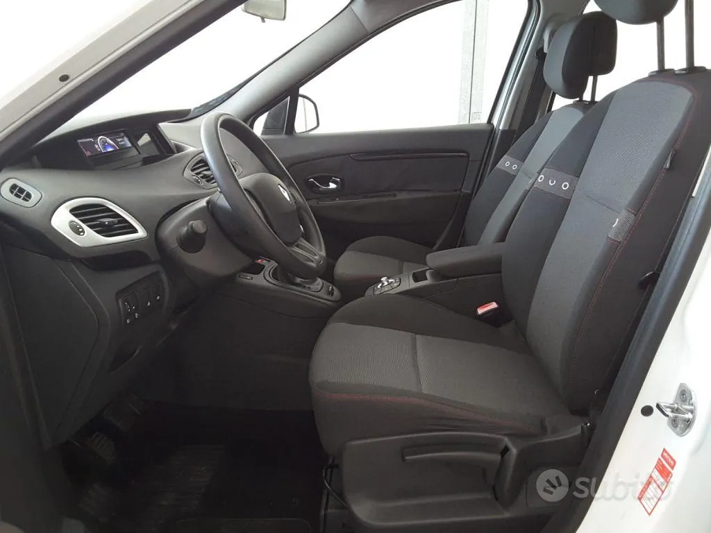 Renault Scenic 2012 photo 5