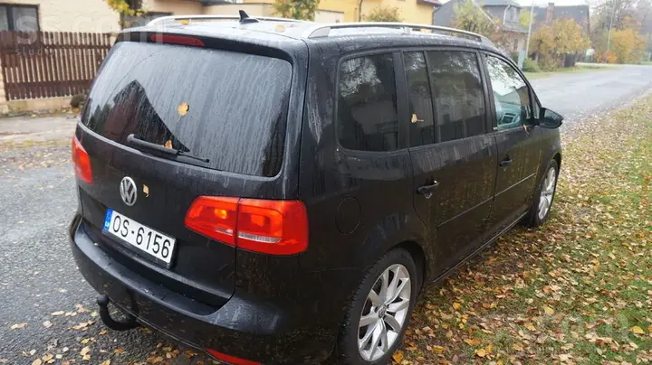 Volkswagen Touran 2012 photo 4