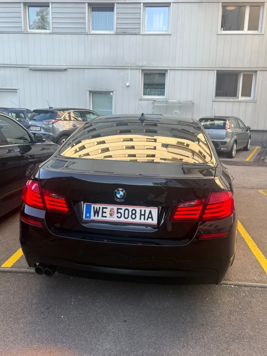 BMW 5 Series 2011 photo 3