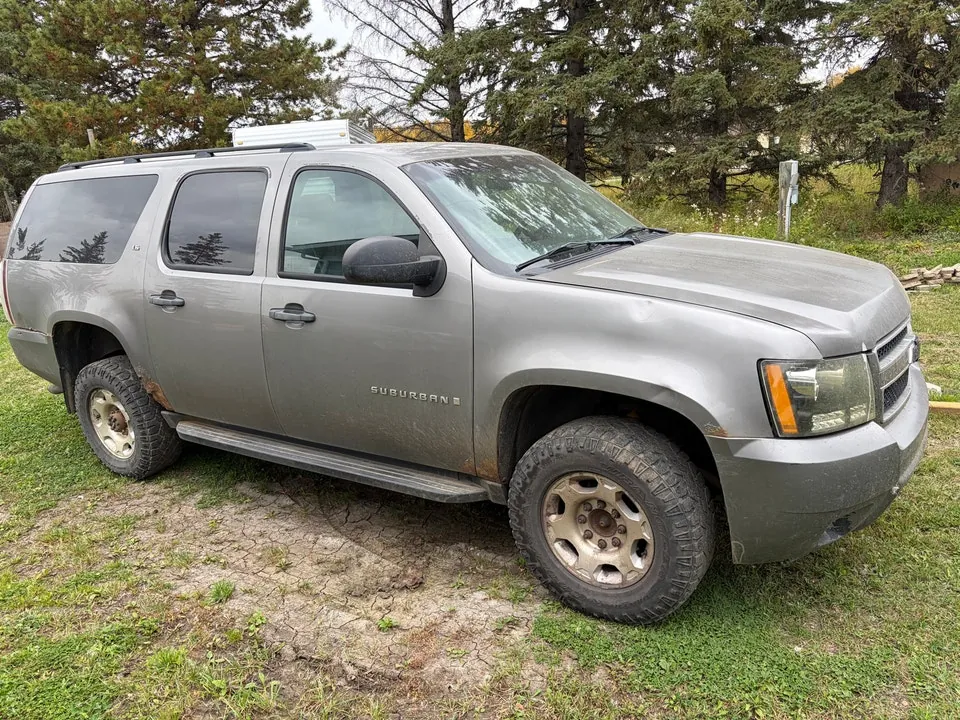 Chevrolet Suburban 2008 photo 4
