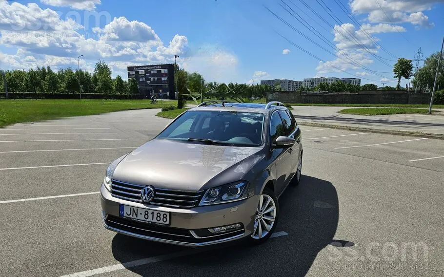 Volkswagen Passat 2011 photo 2