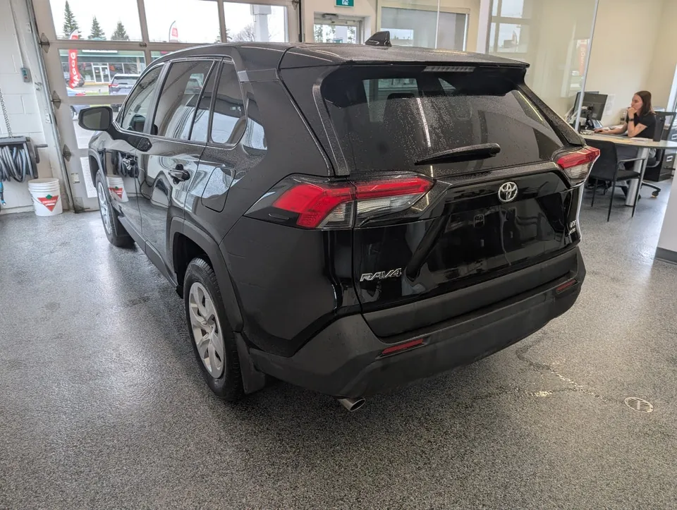 Toyota Rav4 2025 photo 4