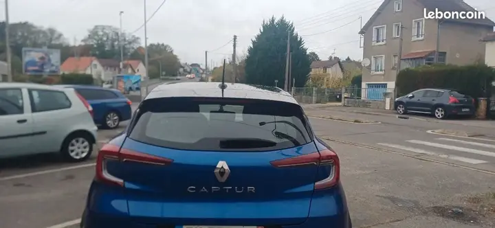 Renault Captur 2021 photo 2