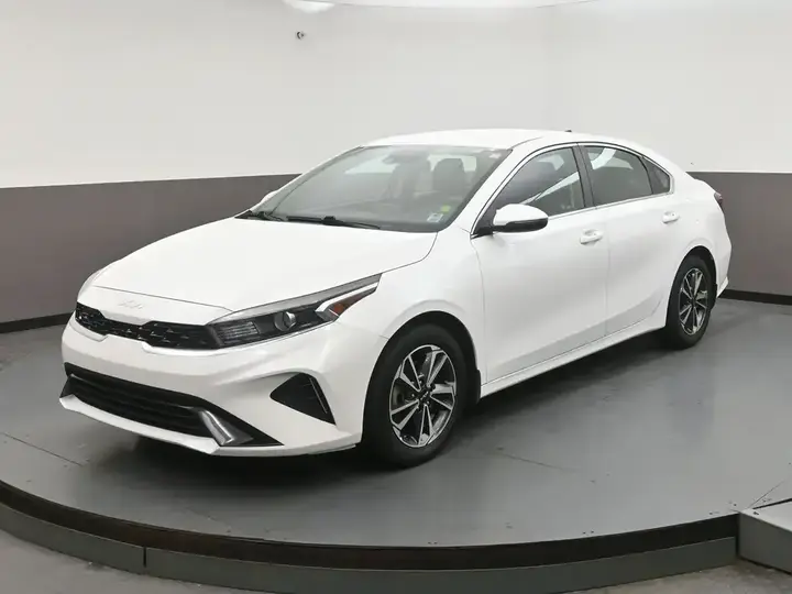 Kia Forte 2024 photo 3