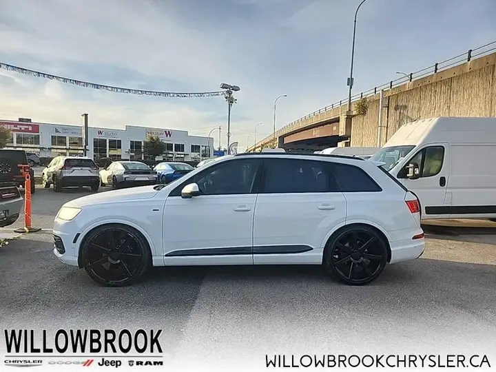 Audi Q7 2019 photo 2