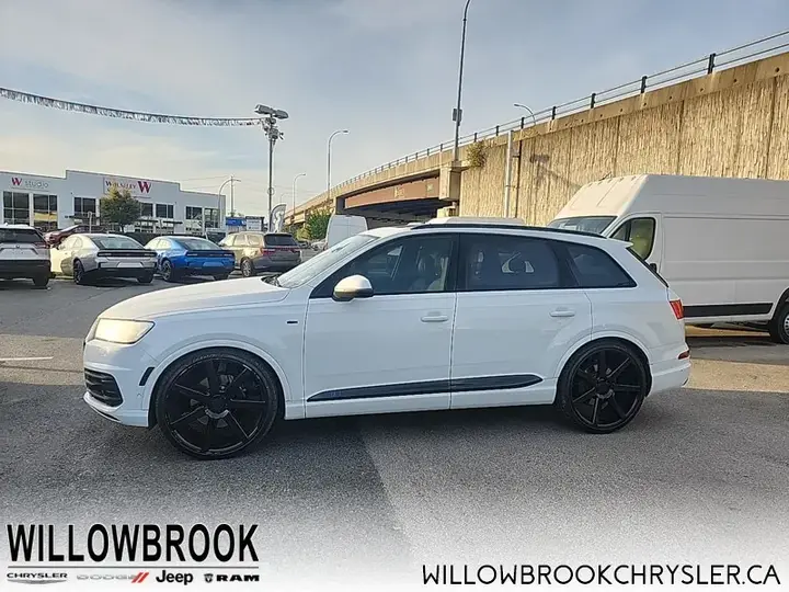 Audi Q7 2019 photo 3