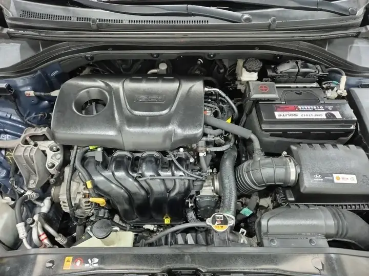 Hyundai Avante 2018 photo 5