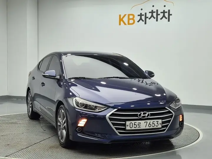 Hyundai Avante 2018 photo 4
