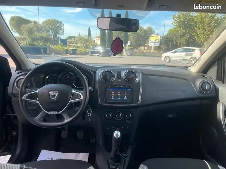 Dacia Sandero 2018 photo 2
