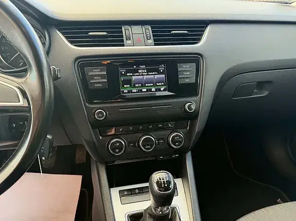 Skoda Octavia 2016 photo 2