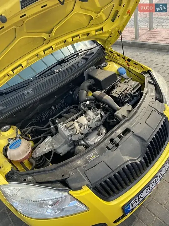 Skoda Fabia 2009 photo 2