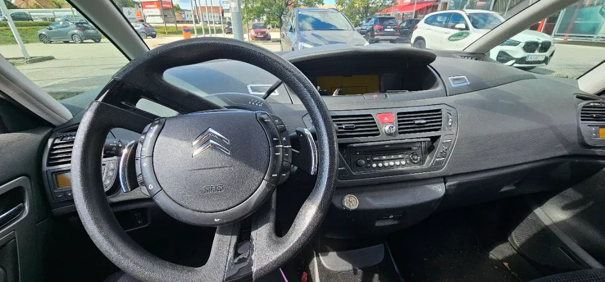 Citroen C4 2007 photo 2