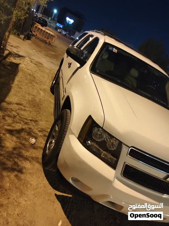 Chevrolet Tahoe 2010 photo 2